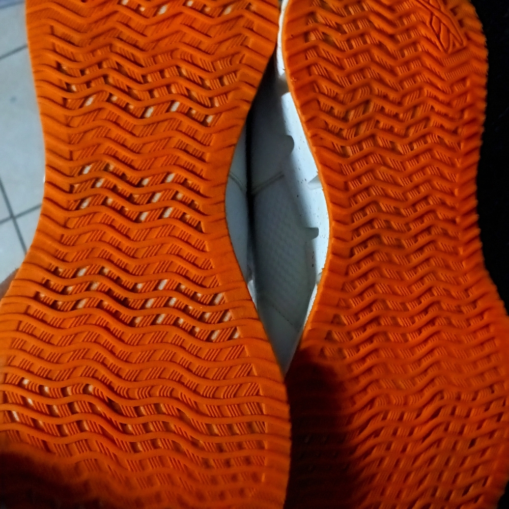 Shoes - Picture 3 of 4